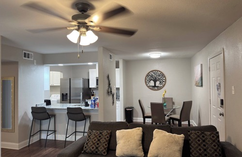 Irving Apartment | 25% Off Upgraded 2BD, Pool, DFW South, 183/161 - Irving - I042