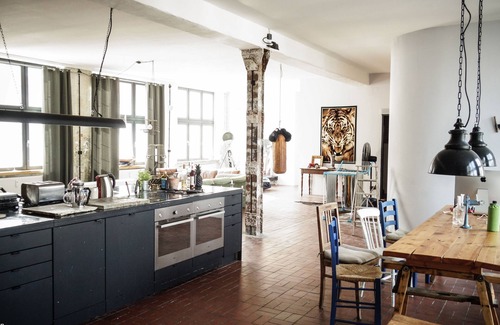 Neukoelln Apartment | 250SQM STORAGE LOFT APARTMENT SONNENALLEE Industrial Style