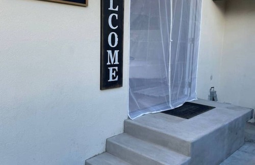 Gardena House | 259) Private/Secure studio!