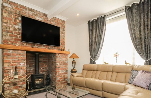 Beverley Cottage | 25A BECKSIDE, pet friendly, character holiday cottage in Beverley