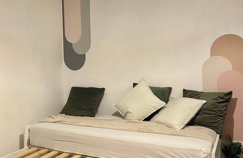 Bretigny-sur-Orge Apartment | 25min from Paris, Cosy Studio near train station