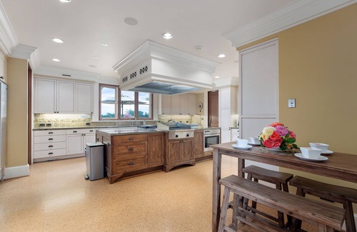 Dundee Villa | 26,000 sqft Villa on 46 acres in the heart of Oregon Wine Country