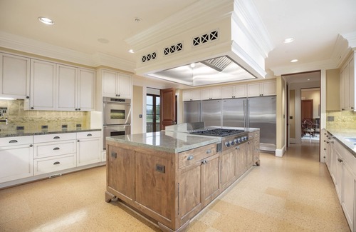 Dundee Villa | 26,000 sqft Villa on 46 acres in the heart of Oregon Wine Country