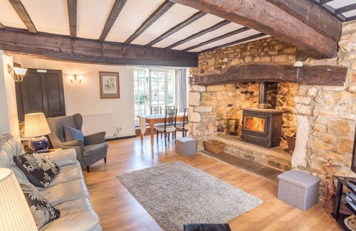 Abbotsbury House | 26 RODDEN ROW, pet friendly, character holiday cottage in Abbotsbury