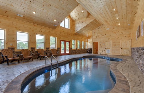 Gatlinburg - Pigeon Forge Cabin | 279 m² Cabin ∙ 4 bedrooms ∙ 12 guests