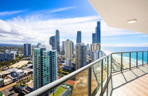 Surfers Paradise Apartment | 29D Peninsula Summary