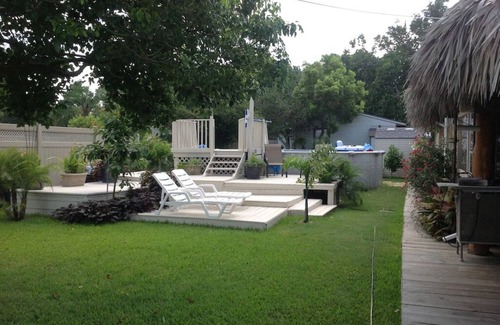 Bacliff House | 2B/1B sleeps 8 on the Bay - 270' fishing pier, pool, spa, w/tons of amenities