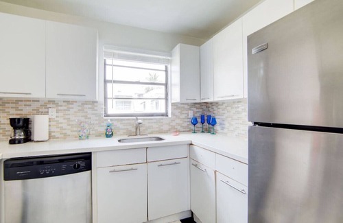 Flamingo/Lummus Condo | 2B/2B, Free Parking, South Beach, 1 Block 2 Beach