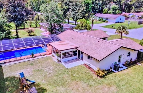 Dunnellon House | 2b/2b house, Pool, Sleep 6, next to Rainbow Springs & Golf Course.