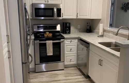 Central Scottsdale Condo | 2B/2B Newly Remodeled Condo