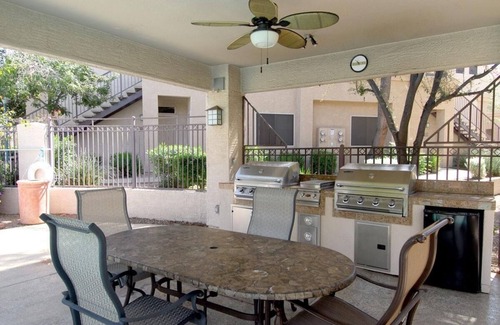 Central Scottsdale Condo | 2B/2B Newly Remodeled Condo