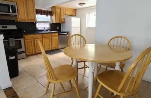 West Carson Apartment | 2B Luxurious Villa DTLA Disney Beach Freeway LAX Free Wifi Laundry Cozy Clean