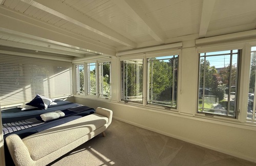 University South House | 2B1B Stanford PA Downtown Nest