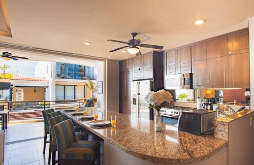 Romantic Zone Condo | 2B2B Ocean View Luxury Condo in the Romantic Zone-S504