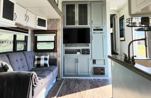 Prosser House | 2Bath Camper: Private yard, fire pit, walking path