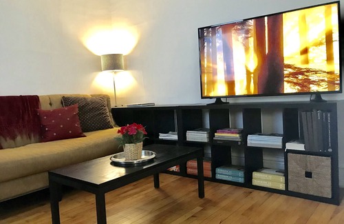 Turtle Lake Apartment | 2BD 1BA *King Bed* 4bks to St Croix Casino