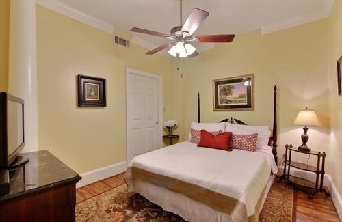 Historic District - North Hotel | 2bd, 2ba Historic District and River Street-Walk to Everything!