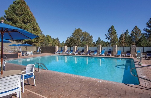 Flagstaff Condo | 2BD/Flagstaff - Full Kitchen, Living Room, W/D and Balcony!