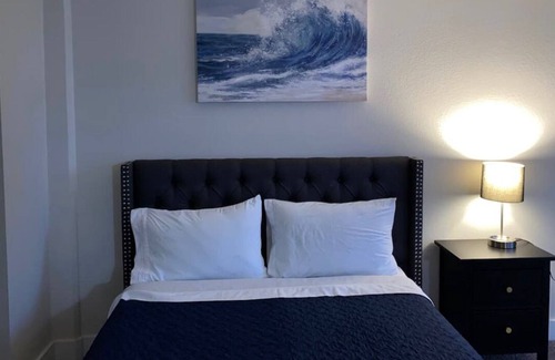 City West Apartment | 2bd Modern Unit high floor