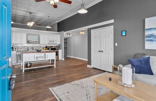 Downtown Kansas City Apartment | ✪2Bed2Ba✪Amazing Rivermarket Location✪Downtown✪