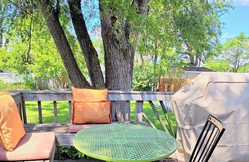 Madison Heights House | 2Bedroom/2 Bath/2 Office Bungalow with Sauna and Parking by Royal Oak