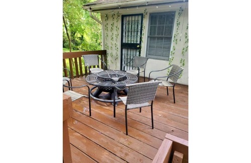 Columbus House | 2Br, 2.5 Bath, Townhouse with 3 beds.