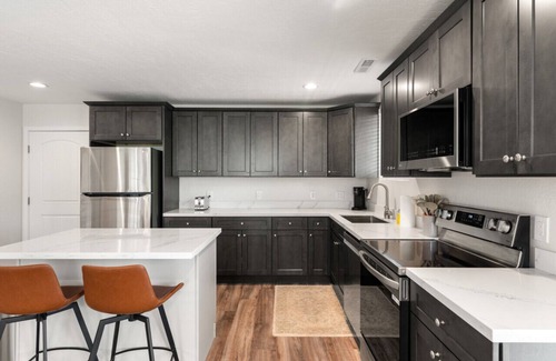 St. Charles Apartment | 2BR/2BA Condo near Bear Lake