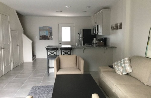 Ruston House | 2BR/2BA Refined Ruston Home Adjacent To Louisiana Tech University, Sleeps 5