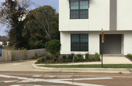 Ruston House | 2BR/2BA Refined Ruston Home Adjacent To Louisiana Tech University, Sleeps 5