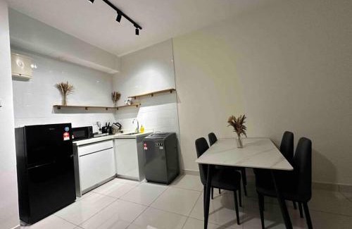 Kuala Lumpur Apartment | 2BR 4px 1carpark nextflix