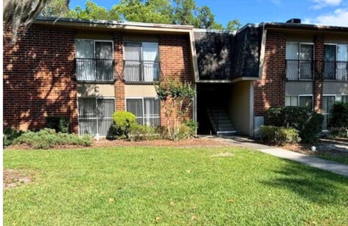 Gainesville Apartment | 2BR Across UF/Shands – Walk to Campus & Hospitals!