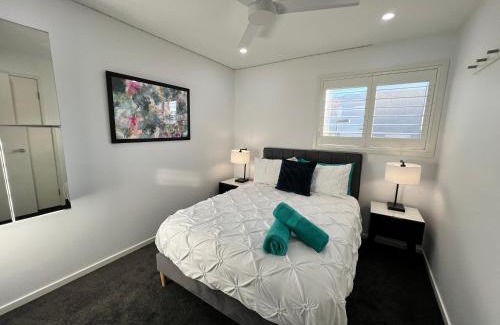 Gungahlin Apartment | 2BR Apt Gungahlin Square Luxe Super Central Wifi Wine Secure Parking
