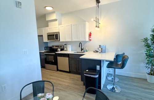 Elizabeth Apartment | 2BR apt near EWR 7113