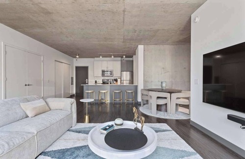 Downtown Chicago Apartment | 2BR Apt: Stunning Views, Steps to Michigan Avenue