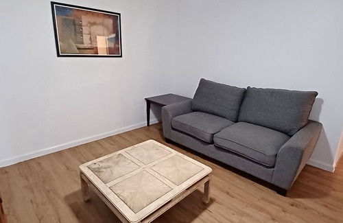 Victory Hills Apartment | 2br apt with AC close to UNM/airport/hospitals/I-25/AFB/Stadiums