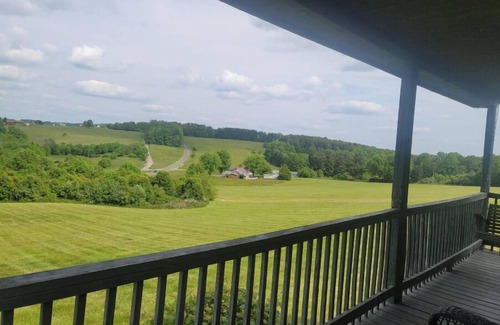 Fancy Gap Cabin | 2BR Cabin with Jacuzzi and Mountain Views - Cabin 5