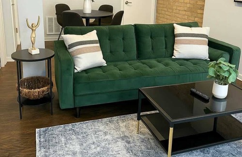 Lakeview Apartment | 2BR Calm & Aesthetic Apt