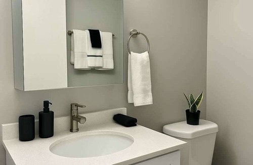 Lakeview Apartment | 2BR Calm & Aesthetic Apt