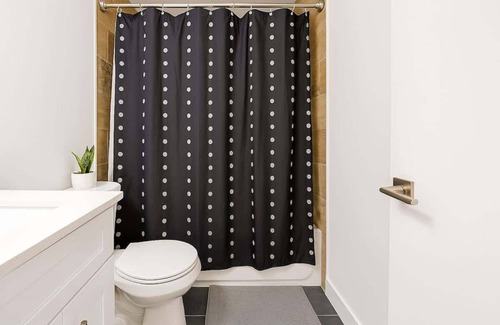 Lakeview Apartment | 2BR Calm & Aesthetic Apt