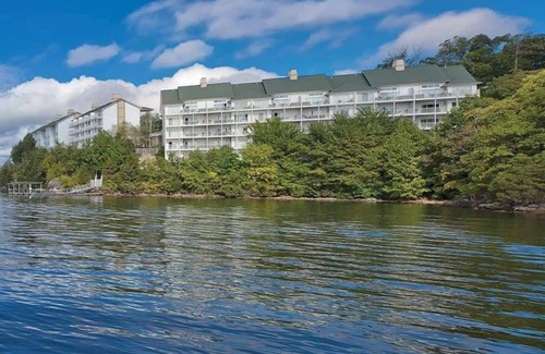 Osage Beach Condo | 2br Condo in Ozark Area- Amusement & Water Parks!