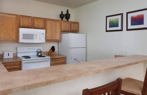 Osage Beach Condo | 2br Condo in Ozark Area- Amusement & Water Parks!