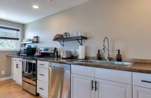 Southwest Harbor Condo | 2BR Condo + Ocean Views in Downtown SW [Seaglass]