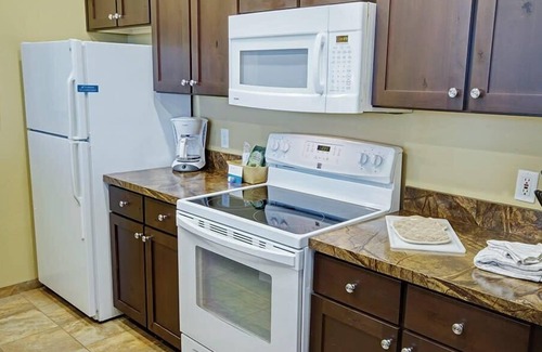 Heber Condo | 2br Condo Saddle Up for Western Outdoor Fun!