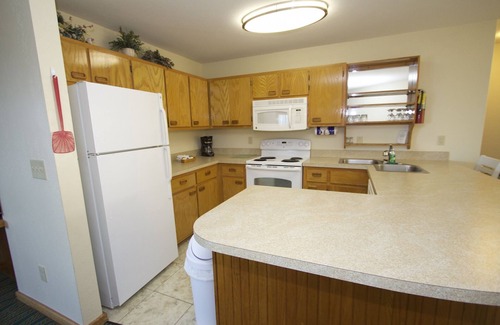 Duck Apartment | 2BR Condo w/Indoor Pool + Beach Access