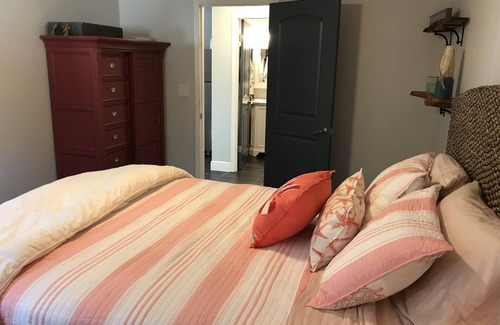 Greenacres House | 2BR Cottage in the center of West Palm Beach
