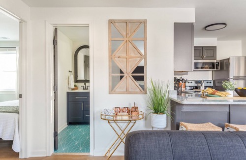 Buckroe Beach House | 2BR Cottage w/Yard Ideal for Long Stays