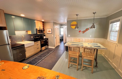 Bradenton Beach Cottage | 2BR East Unit of Beach to Bay Cottage.just 100 feet from Gulf Beach!