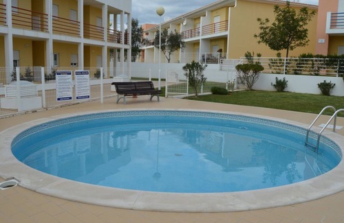 Vale de Parra Apartment | 2BR Encosta São José, Ground floor w/walkout patio to garden & pool, Gale beach