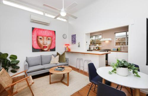 Yarraville House | 2BR Family Home - A Charming Yarraville Getaway