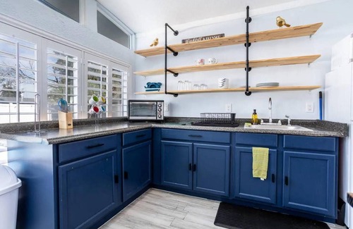 Dover Shores East House | 2BR Family Retreat Orlando Full Kitchen